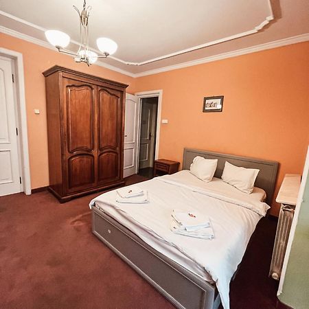 Pensiunea Curtea Bavareza Targu-Mures Bagian luar foto